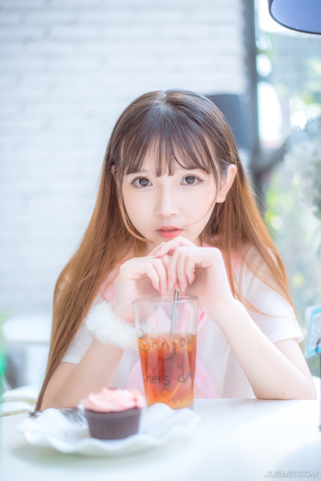 洛阳对于关东诸侯来说，显然不是一个讲理的地方，就算现在吕布立刻就封王，无论曹操、刘备还是江东孙权都只能干瞪眼，刚刚一次联盟到现在基本上已经成了一个笑话，以荆州和江东目前的关系，再度联盟显然可能性并不高，就算刘备跟孙权愿意，江东将士恐怕此刻更愿意一门心思的给周瑜报仇。